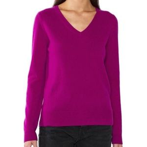 Lord & Taylor - Cashmere V-neck Sweater - Size Medium